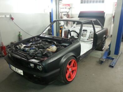 Klatkujemy E30-stki M60 z kompresorami 